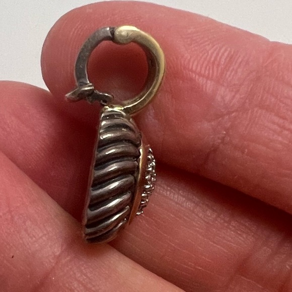 - David Yurman 18k and Silver Diamond Pendant. Excellent Condition. - Picture 5 of 8